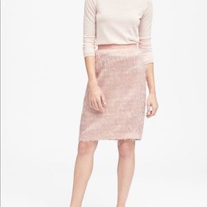 New💗Eyelash Fringe Pencil Skirt Banana Republic